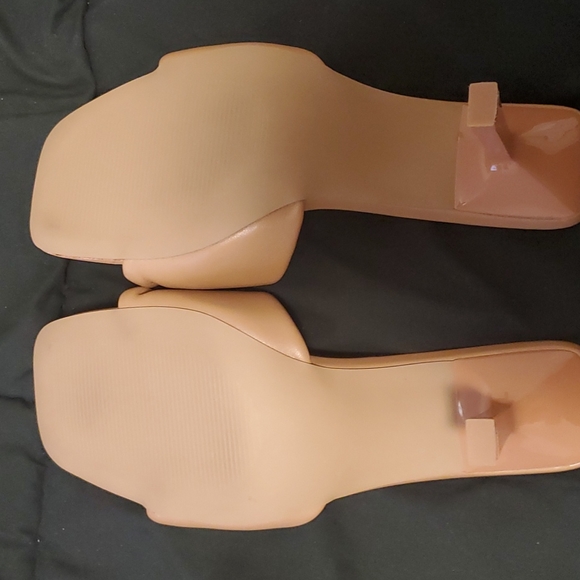 Steve Madden heeled, tan sandals (7 1/2) - Picture 3 of 3